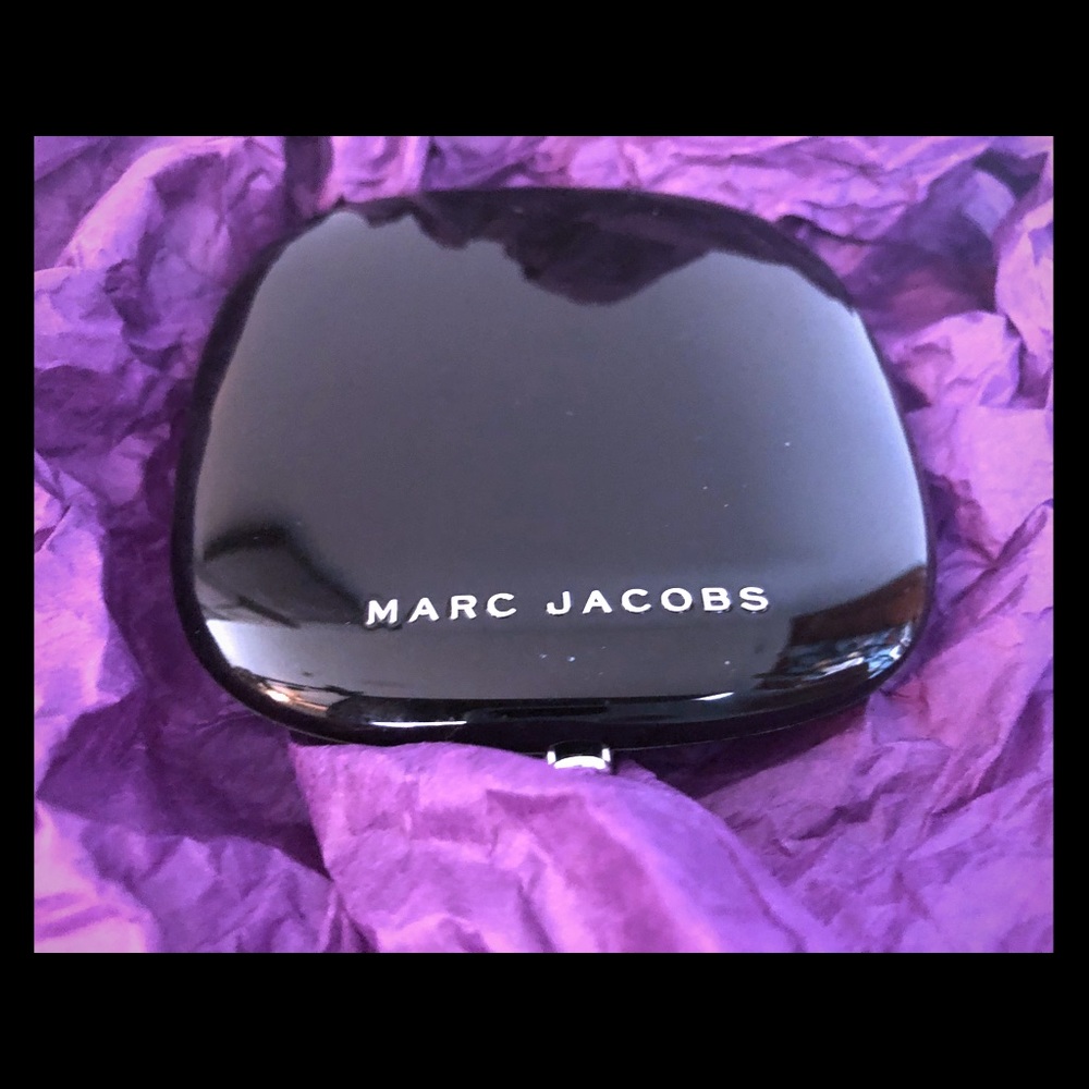 Marc Jacobs- 100 Finish Line Perfecting Powder